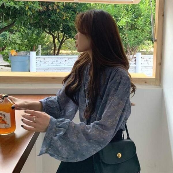 longsleeve blouse with floral print