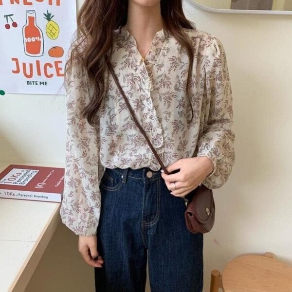 longsleeve blouse with floral print