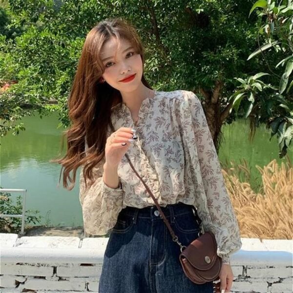 longsleeve blouse with floral print