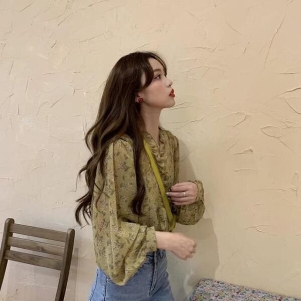 longsleeve blouse with floral print