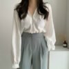 longsleeved blouse with buttons
